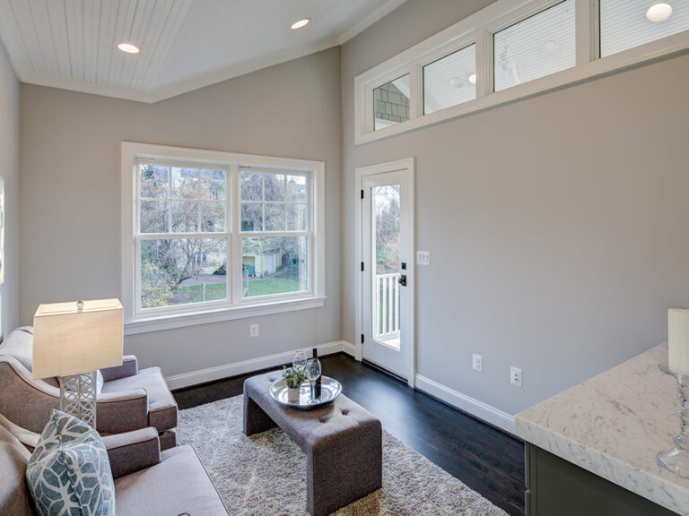 240 7104 Delaware MBR Sitting Room 001 2