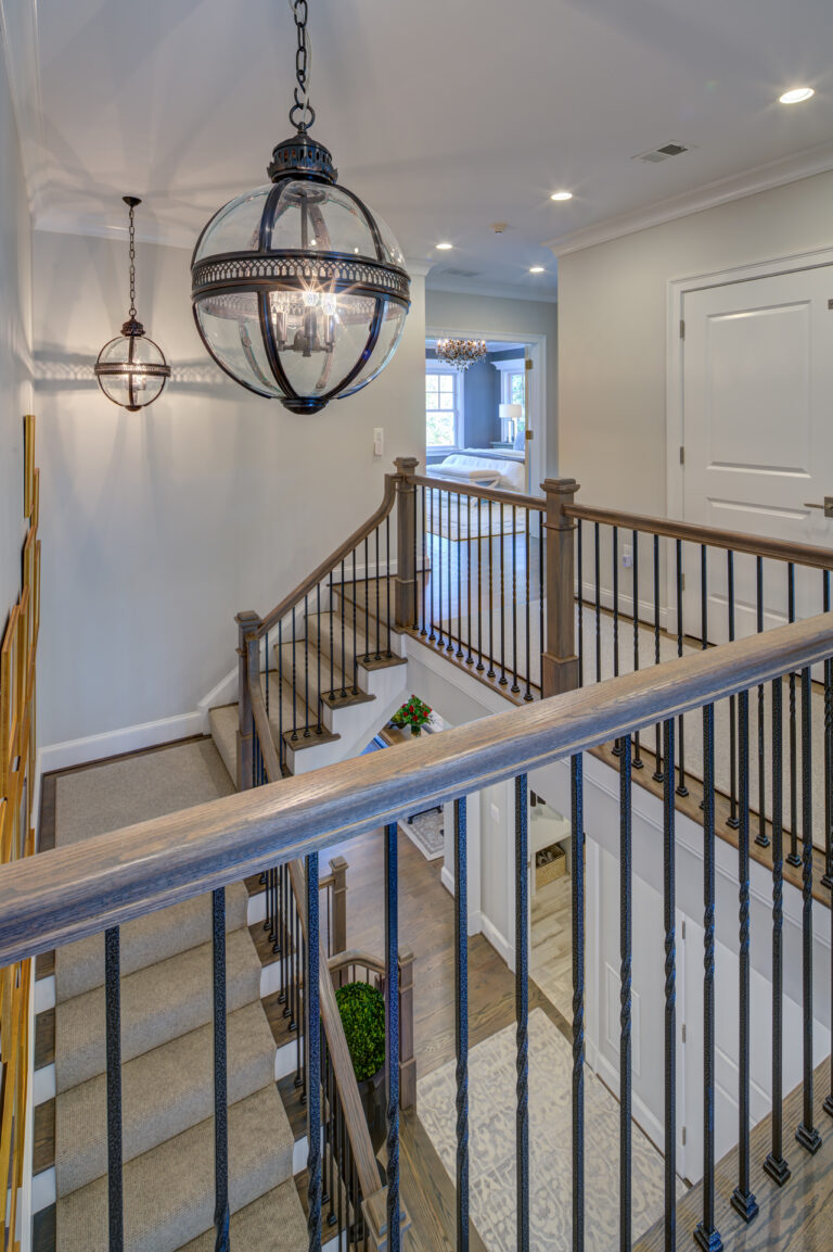 290 Upper Stairs7501 Hampden 003