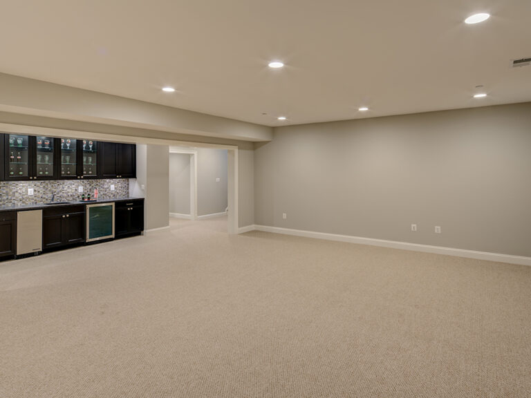 295 7104 Delaware Rec Room 001