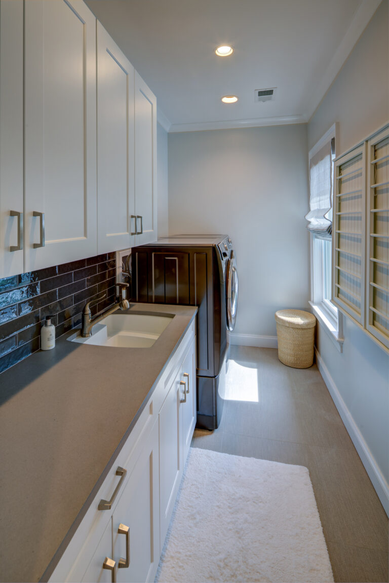 389 Laundry 7501 Hampden 023