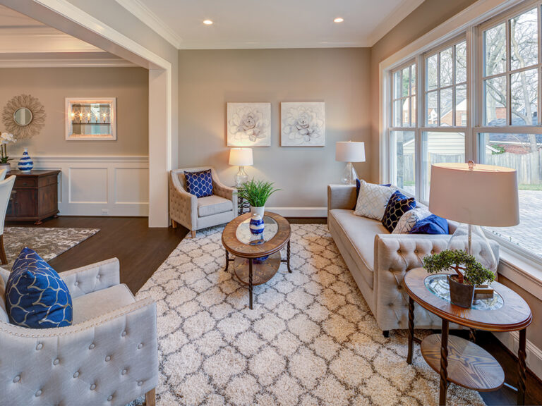 45 7104 Delaware Living Room 001